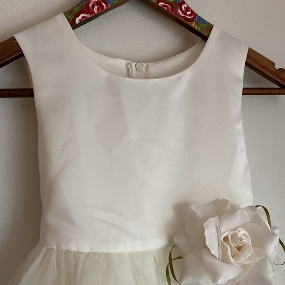 🌸Stunning Kids Dream flower girl/formal/first communion girls gown size 5/6. - Picture 3 of 16